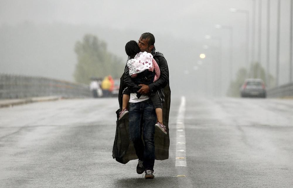 Yannis Behrakis Named Guardian Photographer of the Year 2015