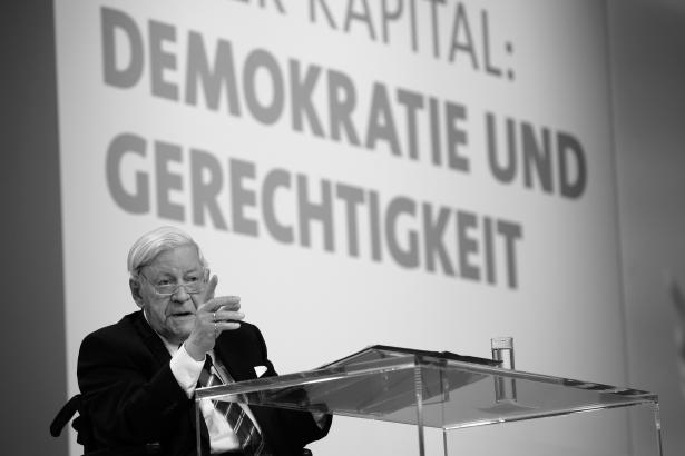 Helmut Schmidt: Opposing the dominant narrative of the euro crisis