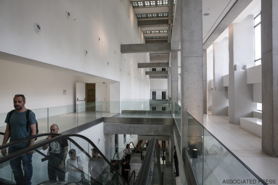 o NATIONAL MUSEUM OF CONTEMPORARY ART ATHENS 570 2