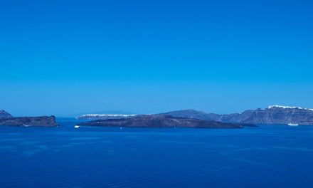 Black Rock Studios: World-Class Studio Meets Luxury Villa in Santorini