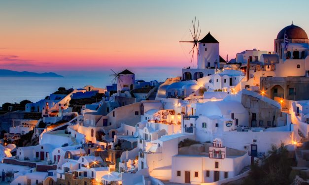 Art meets Tourism in Santorini