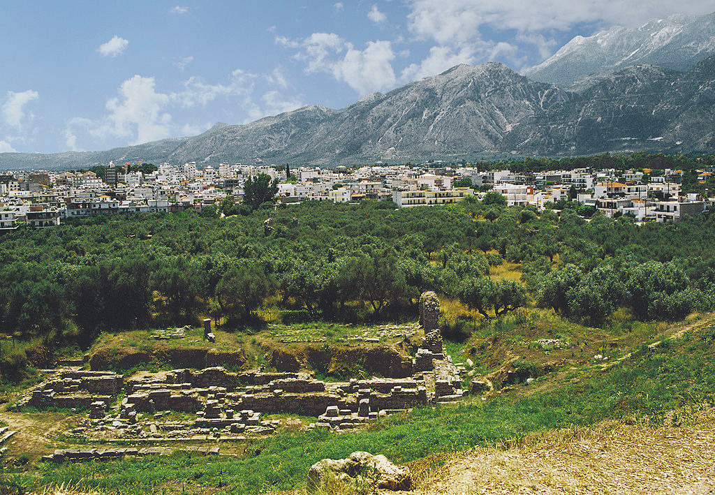 1024px Sparti in river Eurotas valley flanked by Taygetos mountains