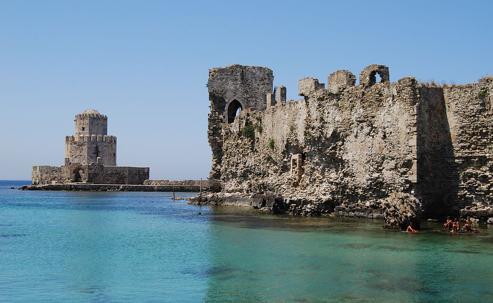 1024px Methoni castle Burtzi