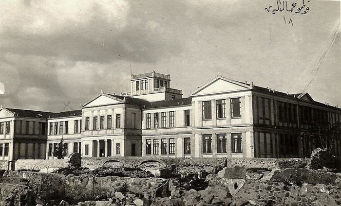 View of the premises of the New Evangelical School of Smyrna 1922 NAM