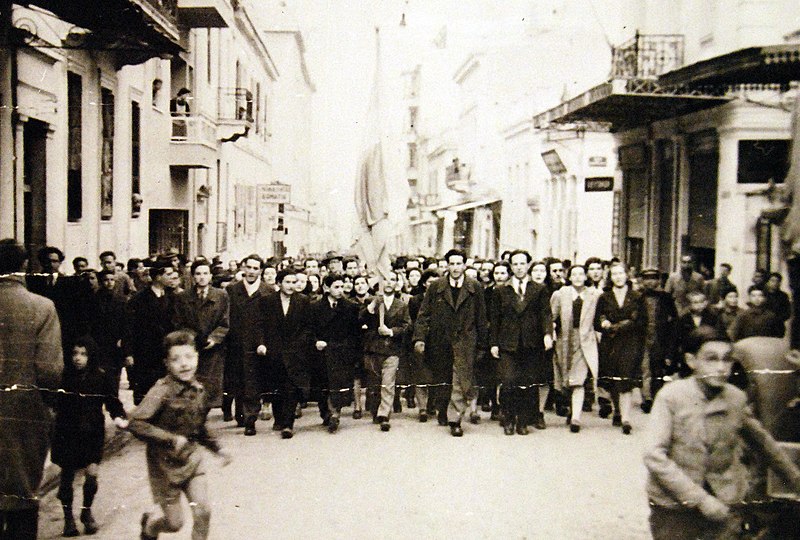 800px Athens University students parading on Greek National Indpendence Day 1942 24519736176