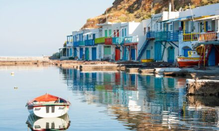 The “Syrmata” of Milos: Adaptive Architecture and Cultural Heritage