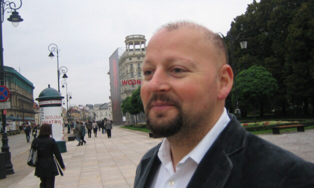 Reading Greece: Dimitris Eleas – “I write to poke, to stir, to light small fires in quiet minds”