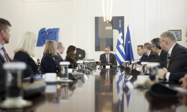 Signing of agreements granting exclusive rights for exploration and exploitation of hydrocarbons in maritime areas south of the Peloponnese and Crete